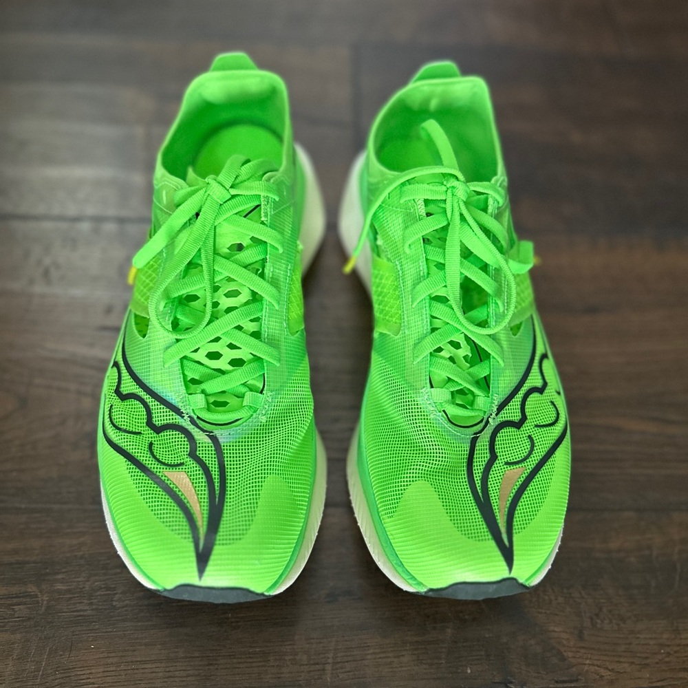 Women's Saucony Endorphin Elite Slime Size 11